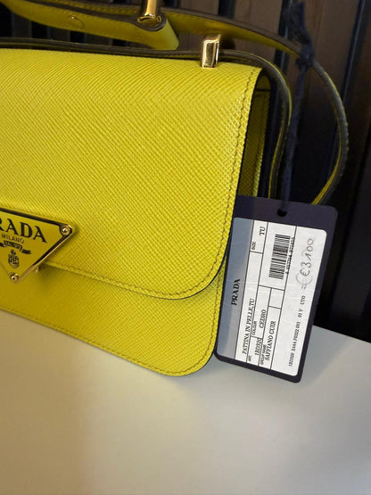 PRADA Borsa a spalla in Saffiano con pattina