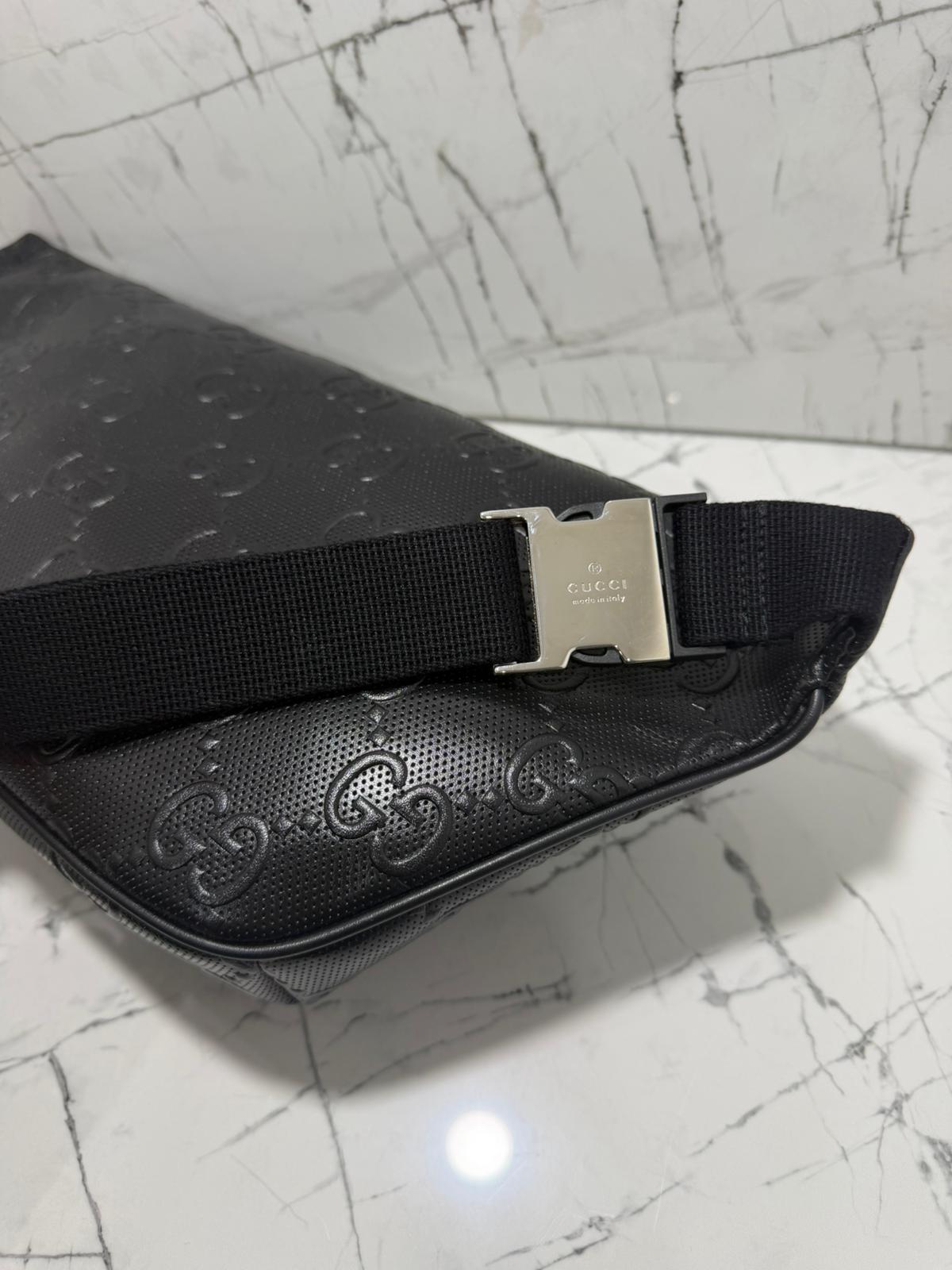 gucci marsupio uomo nero in pelle stampa guccissima