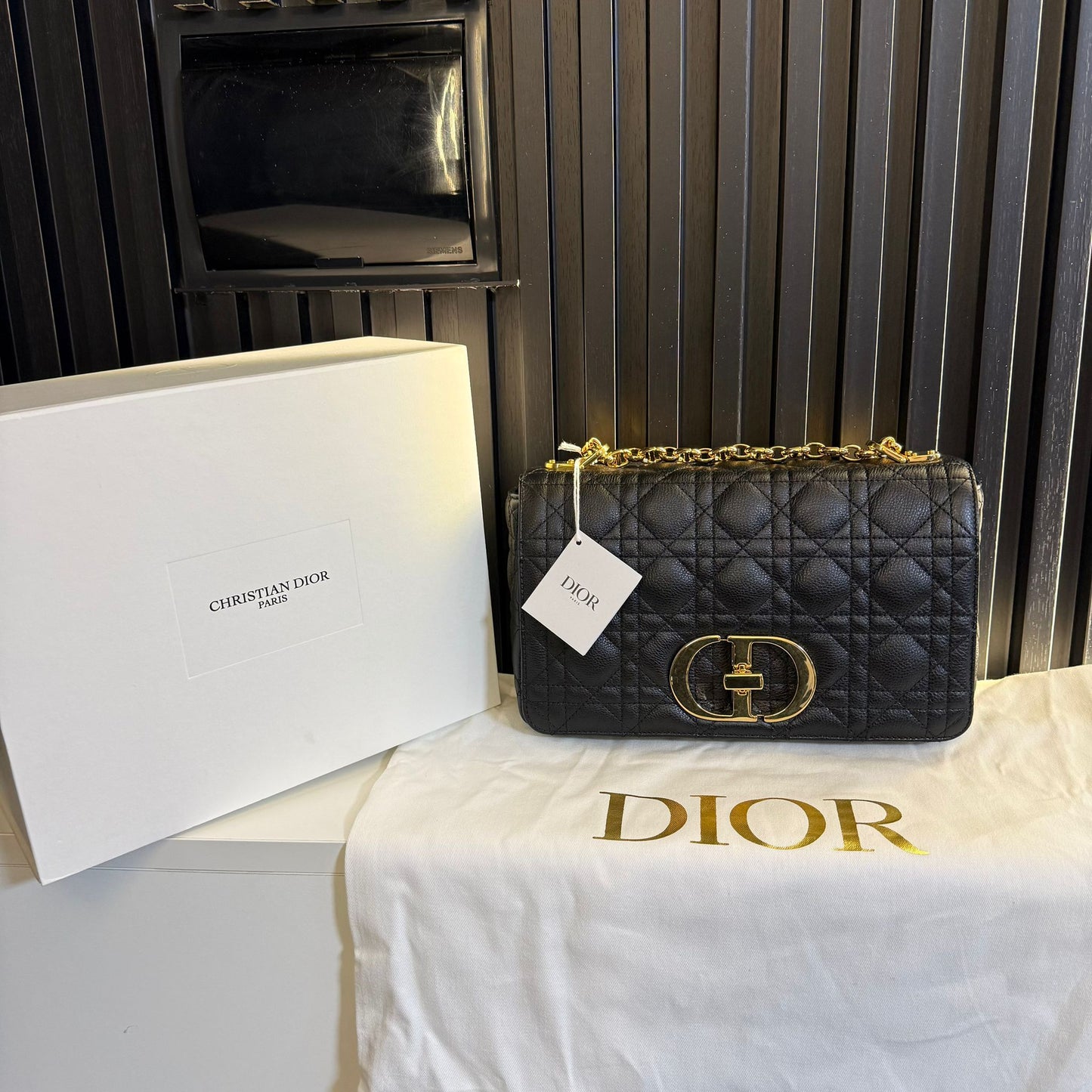 dior caro borsa media Pelle di vitello morbida Cannage nera