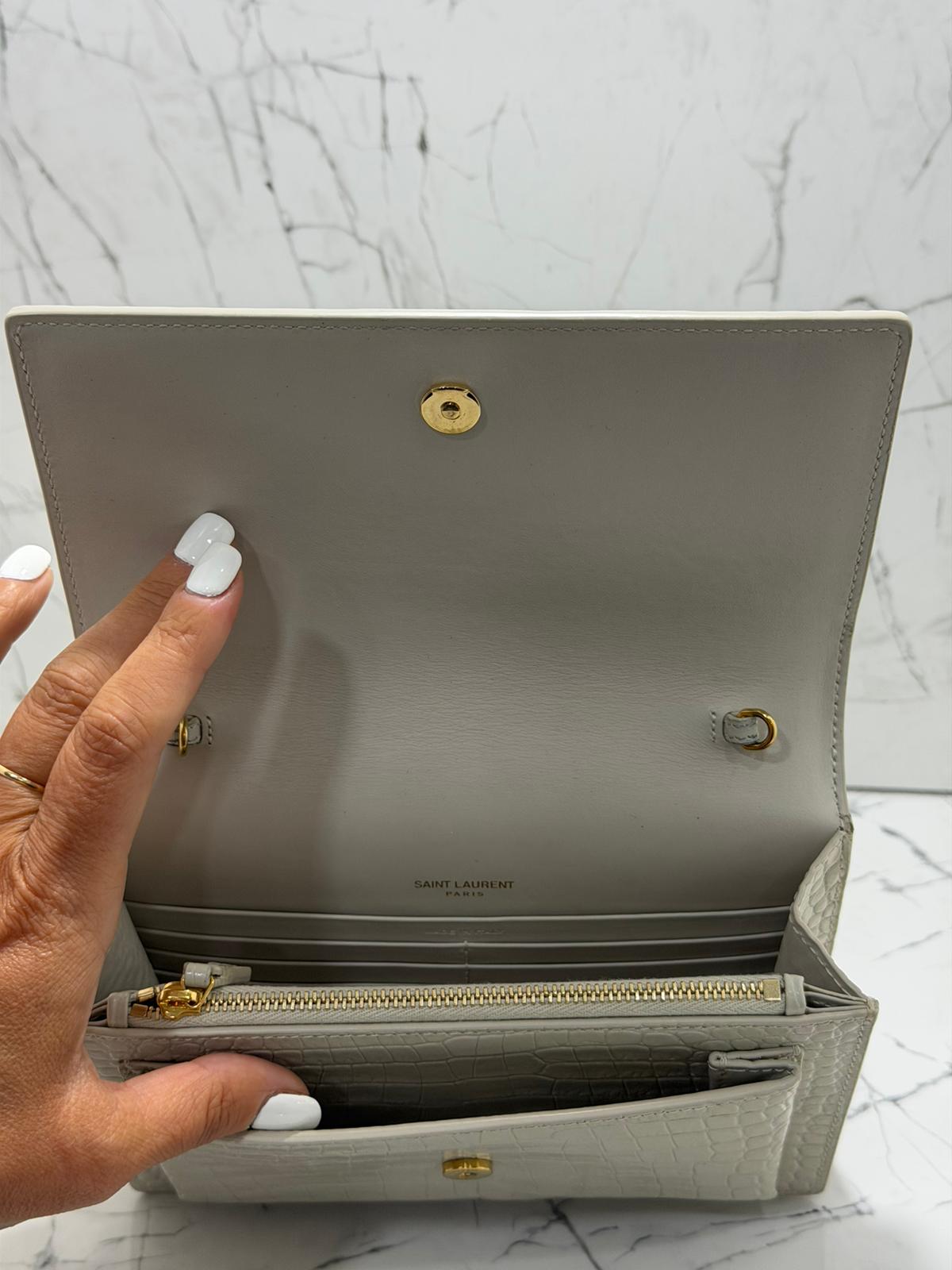 saint laurent borsa donna  Sunset Chain Wallet in crocodile-embossed shiny leather