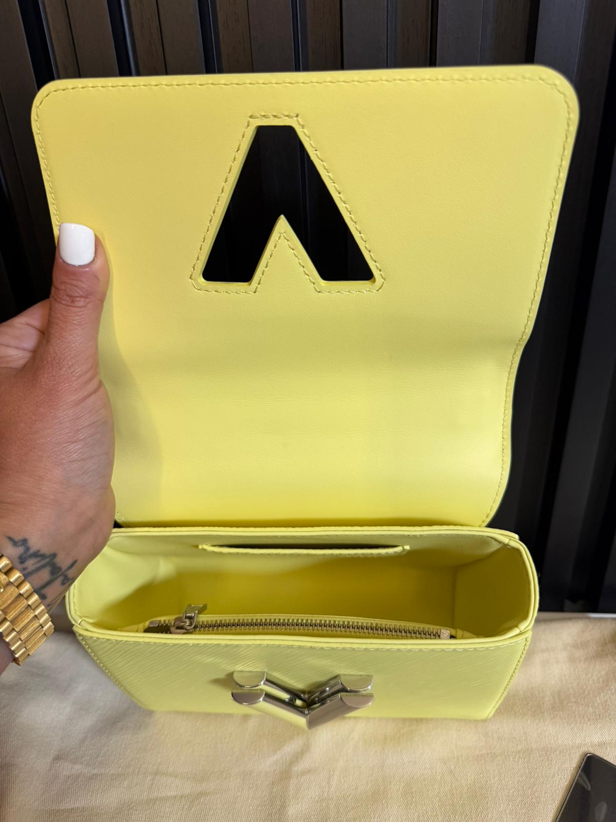 louis vuitton borsa twist pm in epica colore giallo M24632