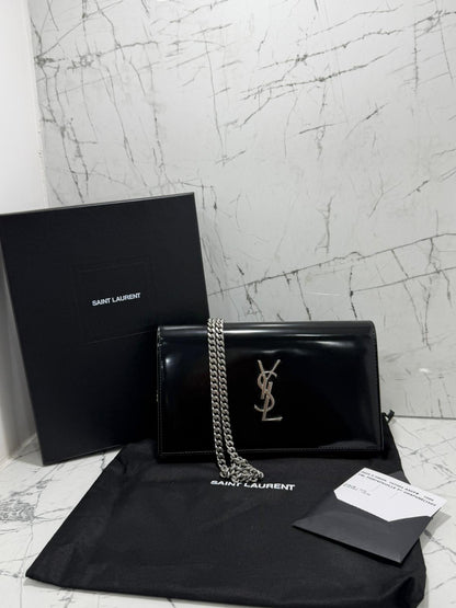 Saint Laurent (YSL) borsa donna  Cassandre Leather Wallet on a Chain Black