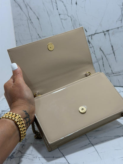 saint Laurent borsa donna Kate tassel  patent leather wallet-on-chain beige