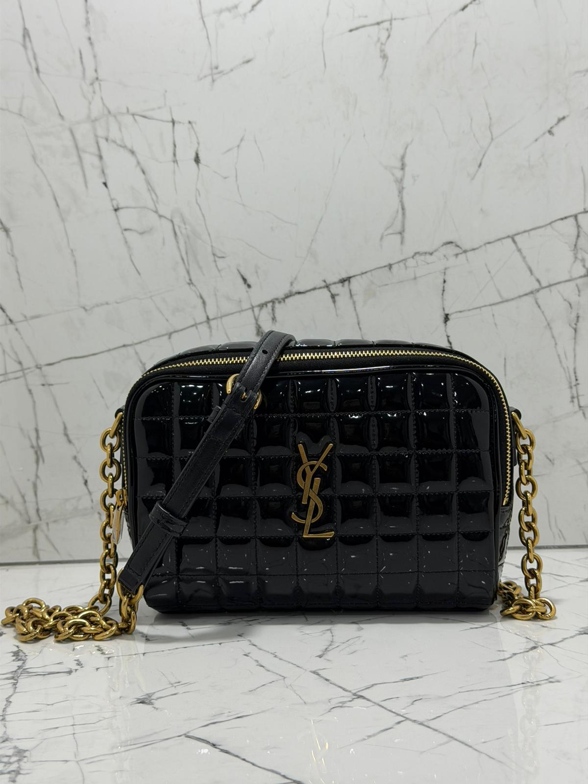 saint Laurent borsa donna Women’s Cassandre YSL Camera Bag in Quilted Patent Leather