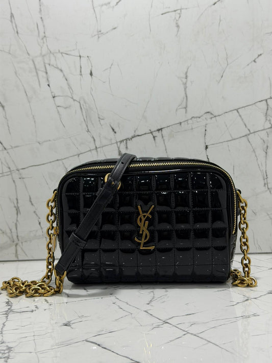 saint Laurent borsa donna Women’s Cassandre YSL Camera Bag in Quilted Patent Leather