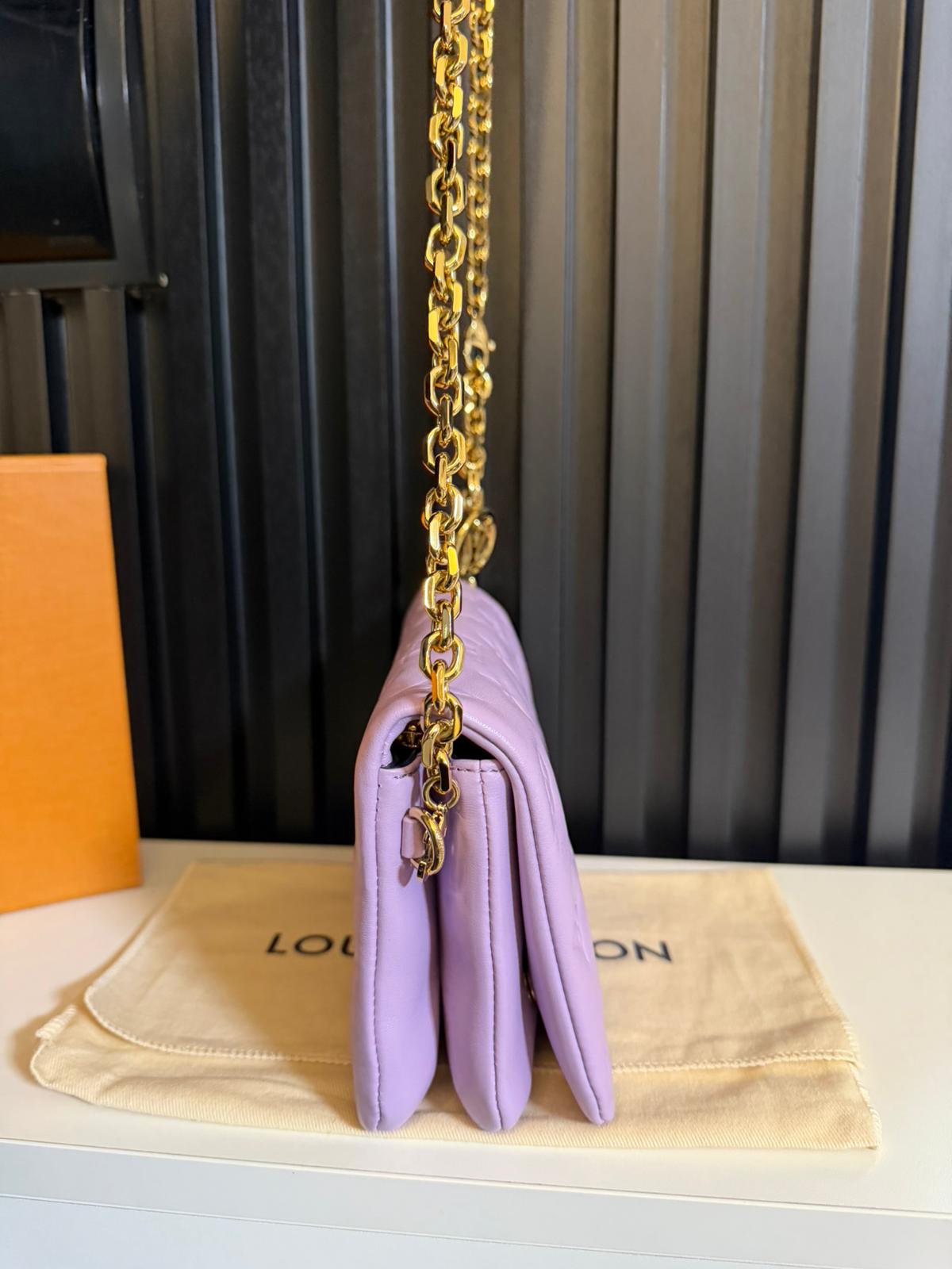 louis vuitton borsa pochette coussin lilla glicine M82067