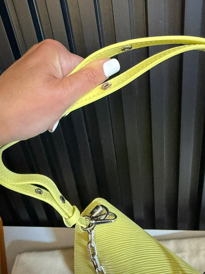 louis vuitton borsa twist pm in epica colore giallo M24632