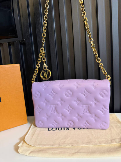 louis vuitton borsa pochette coussin lilla glicine M82067