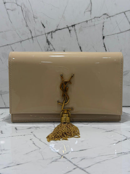 saint Laurent borsa donna Kate tassel  patent leather wallet-on-chain beige
