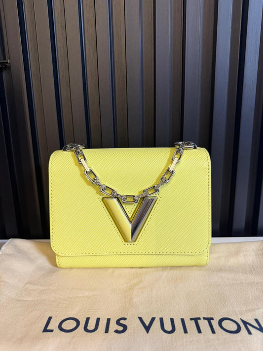louis vuitton borsa twist pm in epica colore giallo M24632