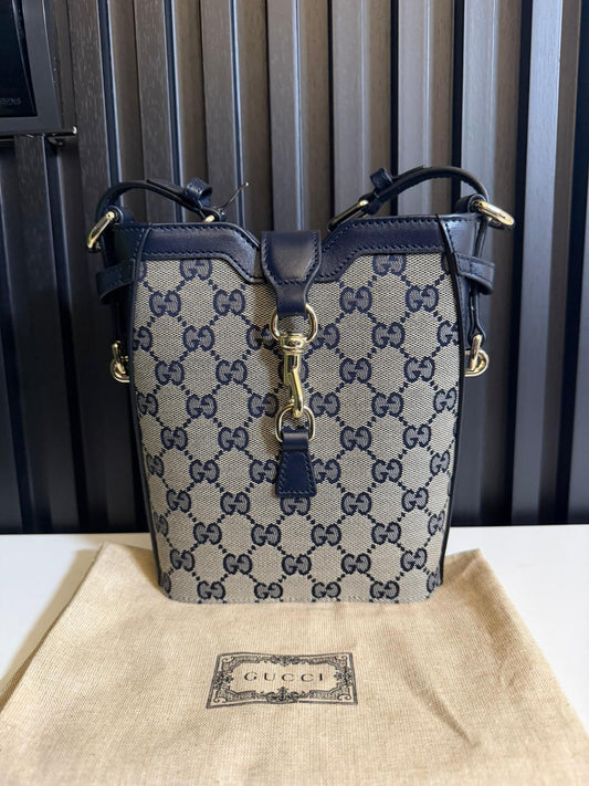 Gucci  Bucket in Blue, GG Supreme Canvas