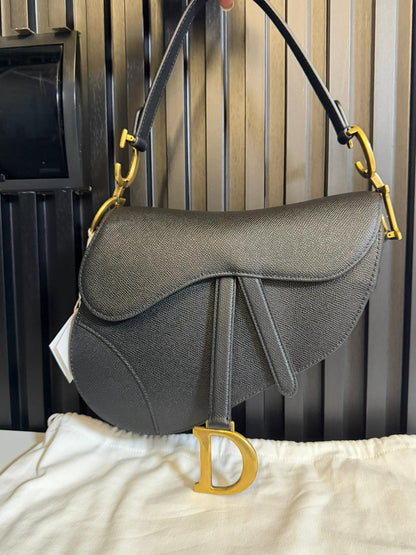 Dior borsa a tracolla saddle in pelle granulata nera